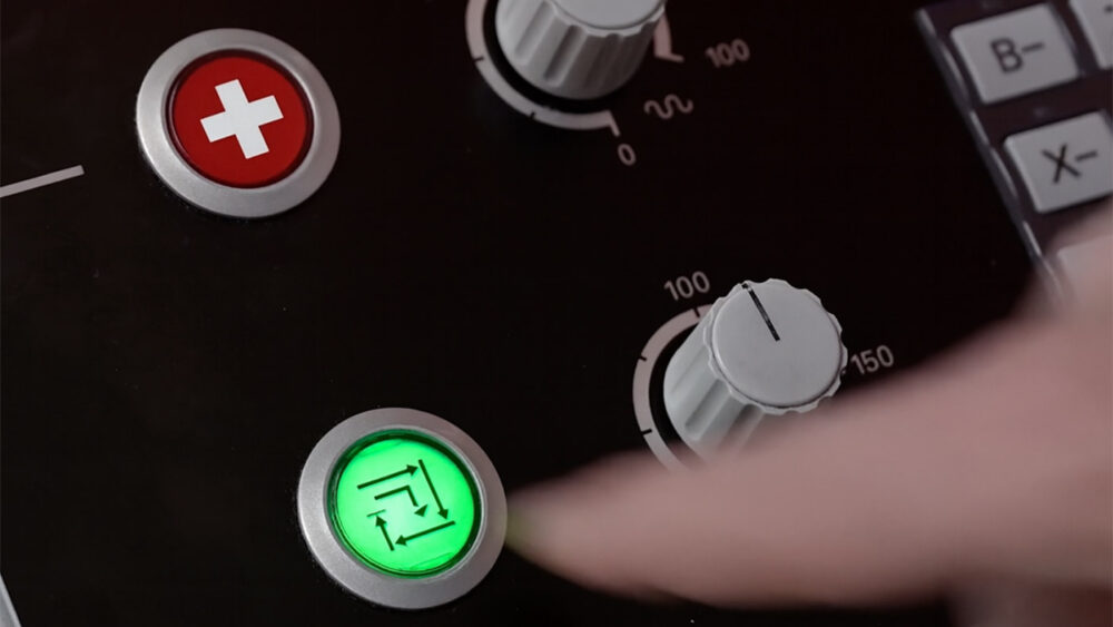 Knöpfe einer Maschine von Müller Martini Manufacturing in Hasle.